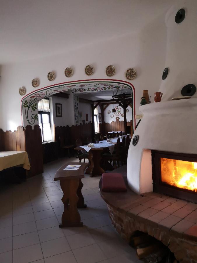 Bed and Breakfast Gomba Panzio Velem Exteriér fotografie